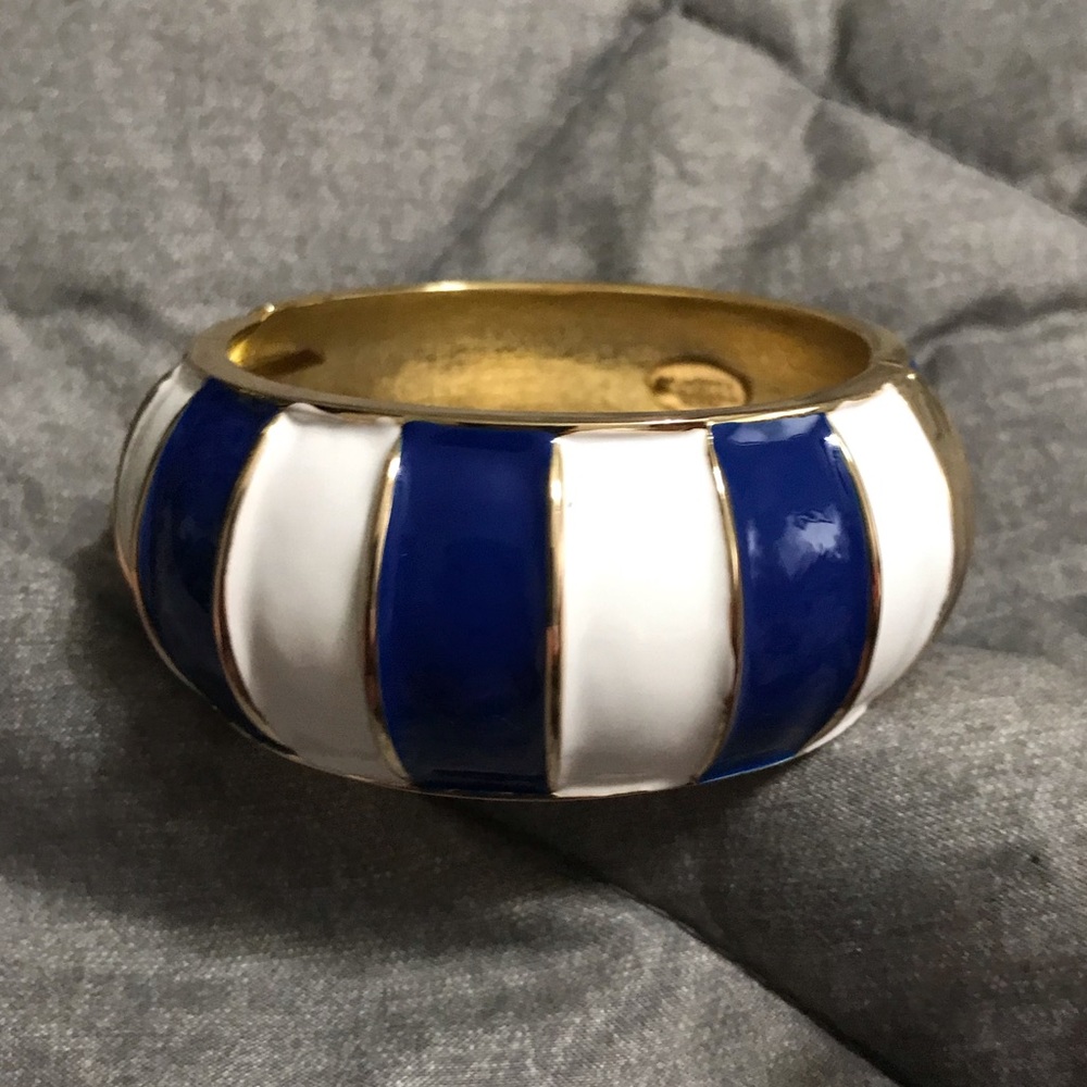 Bangle Bangle by Amrita Singh - Picture 2 of 4